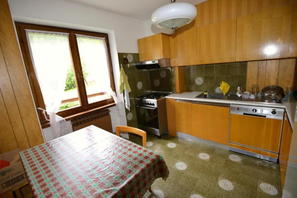 Kuchnia lub aneks kuchenny w obiekcie Casa Faè Dolomiti