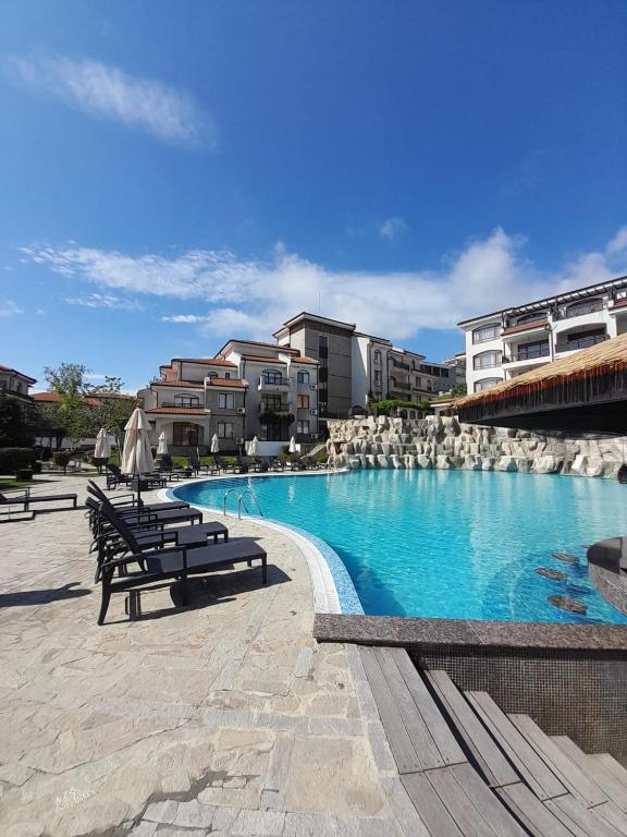 Bazén v ubytování Beautiful 3 Room Apartment with Pool and Sea view Aheloy nebo v jeho okolí