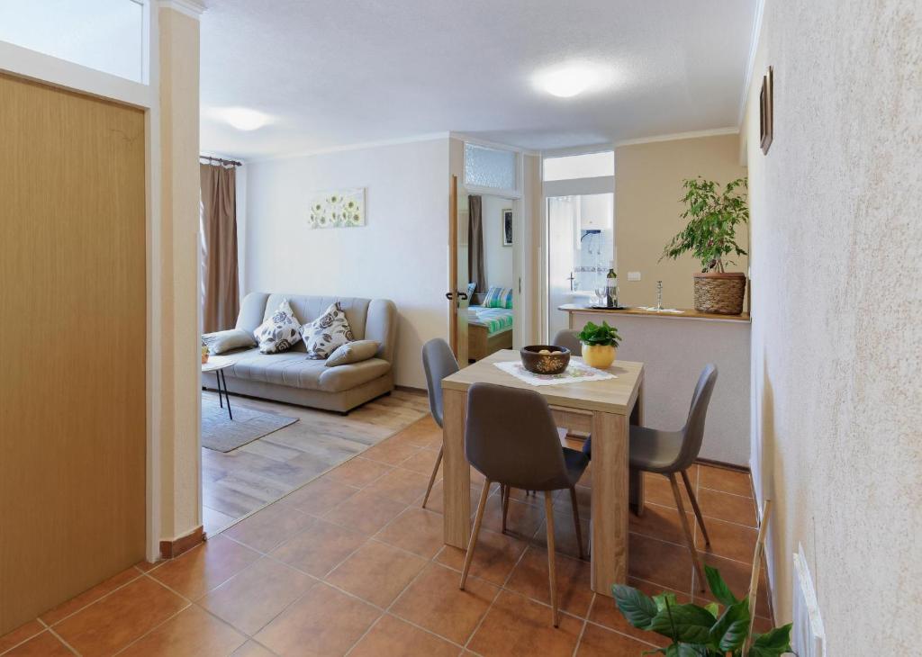 Apartments Viola - Two Bedroom Apartment
