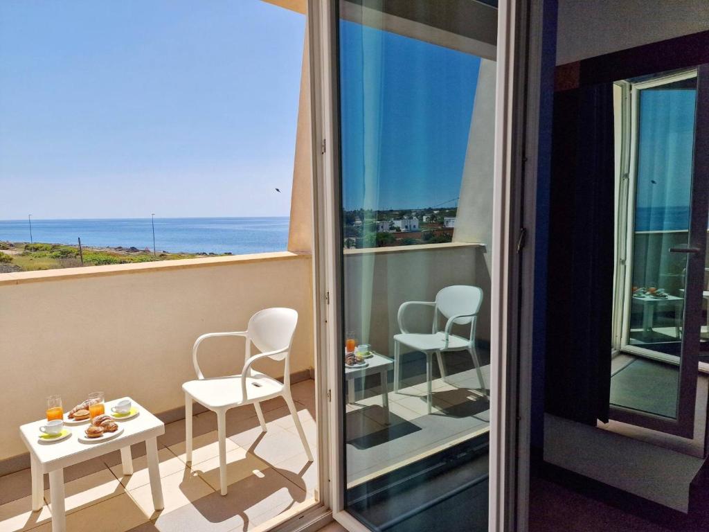 Nespecifikovaný výhled na moře nebo výhled na moře při pohledu z hotelu