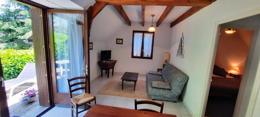 Domaine de Mezeyrac - Laguiole - Apartamento De Una Habitación Con Jardín