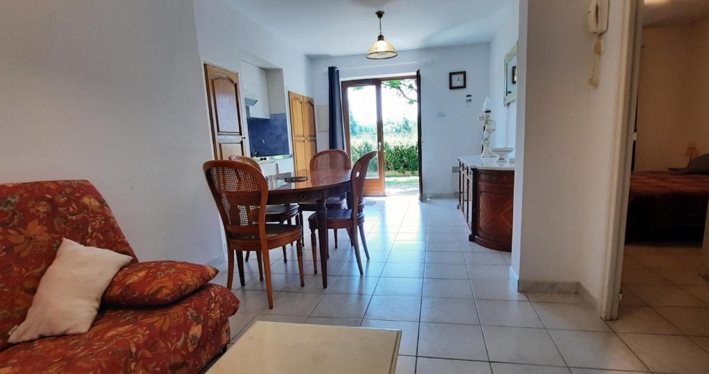 Domaine de Mezeyrac - Laguiole - Apartamento De Una Habitación Con Jardín