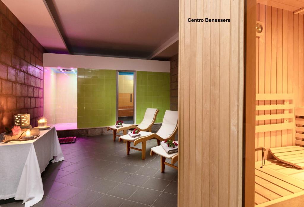 Fotografie z fotogalerie ubytování Ecovillage with swimming-pool surrounded by greenery, apartments with air conditioning and outdoor private area v destinaci Teulada