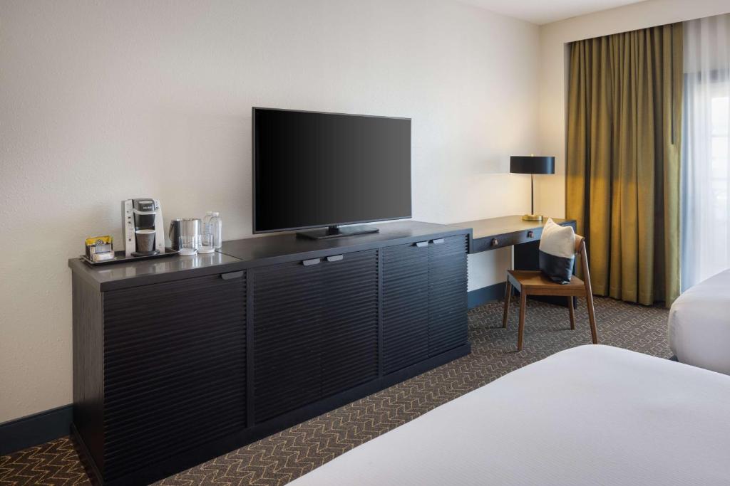 DoubleTree Suites by Hilton Lexington - Suite De Dos Habitaciones Con Cama Tamaño Queen