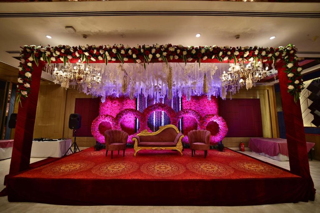 Posezení v ubytování Radisson Blu Towers Kaushambi Delhi NCR