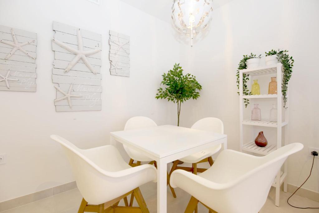Zdjęcie z galerii obiektu Apartment BEATRIX w mieście Estepona