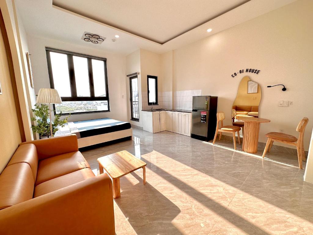 Kuchyň nebo kuchyňský kout v ubytování Corgi House Danang