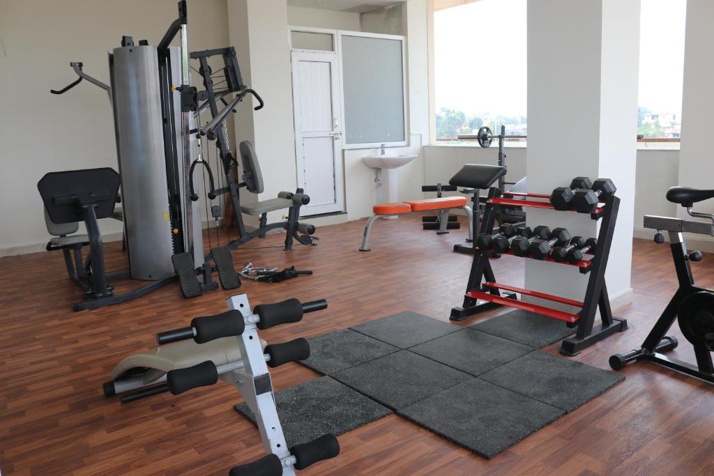 Fitness centrum a/nebo fitness zařízení v ubytování Galaxy Garden Resort