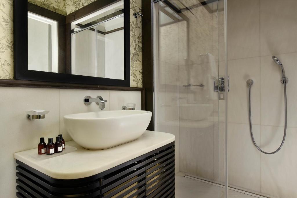 San Firenze Suites & Spa - 8