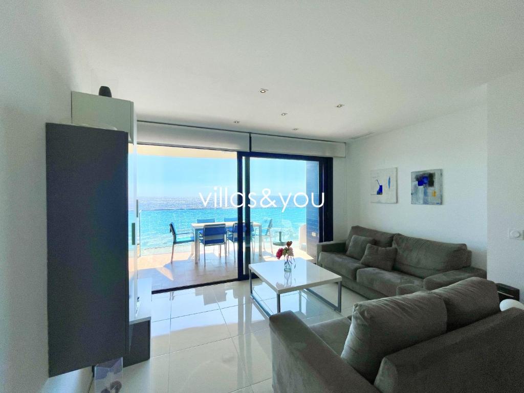 Posezení v ubytování Sea Senses Punta Prima by Villas&You