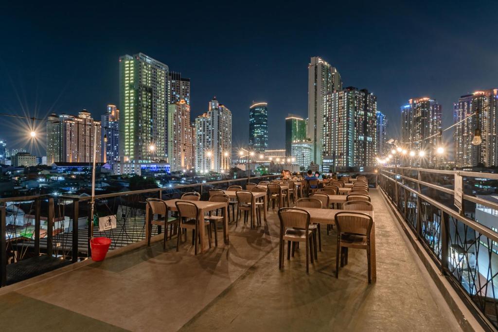 Nespecifikovaný výhled na destinaci Jakarta nebo výhled na město při pohledu z hotelu