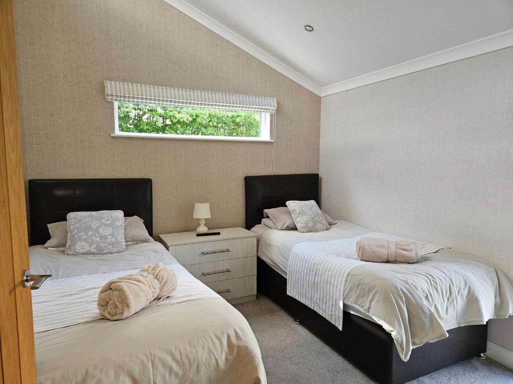 Wold View Country Park & Fisheries Lodges 4 & 8, Market Rasen Updated