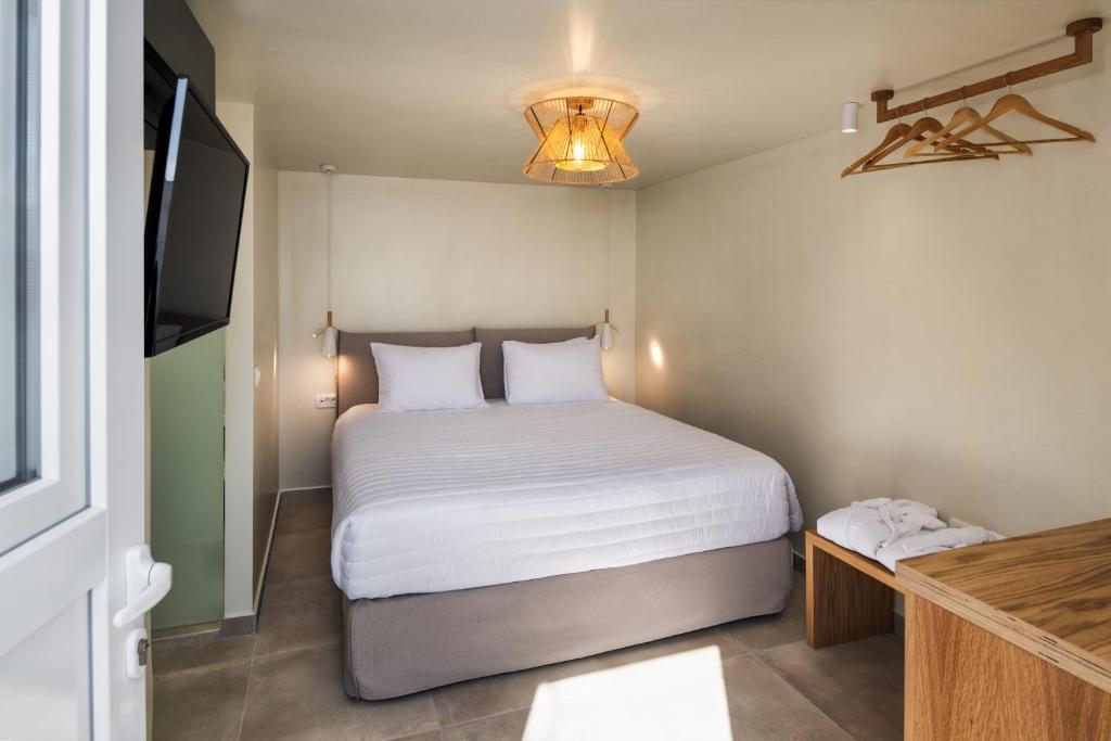 Hillside Elegance - 10