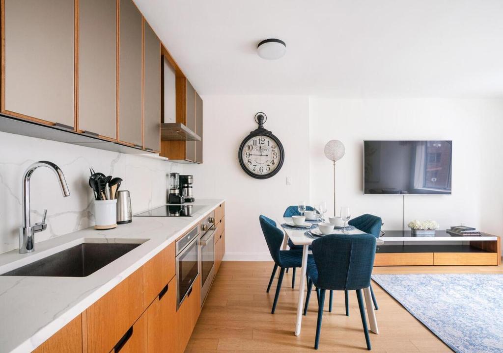 Immaculate 2BD 2BA در UES, آژانس هواپیمایی آسمان سپید