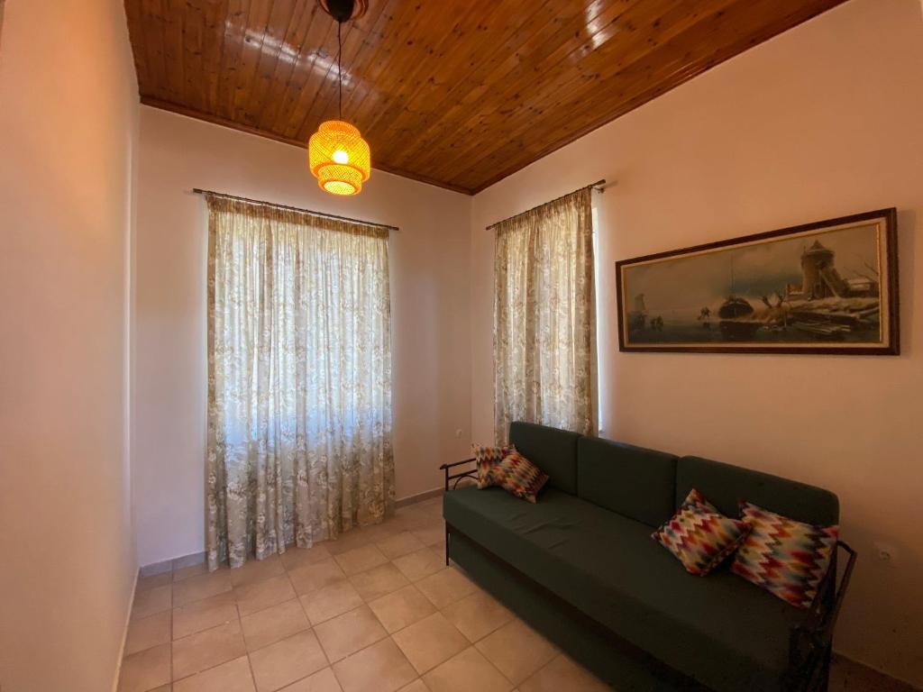 Гостиная зона в Aphrodite Apartments