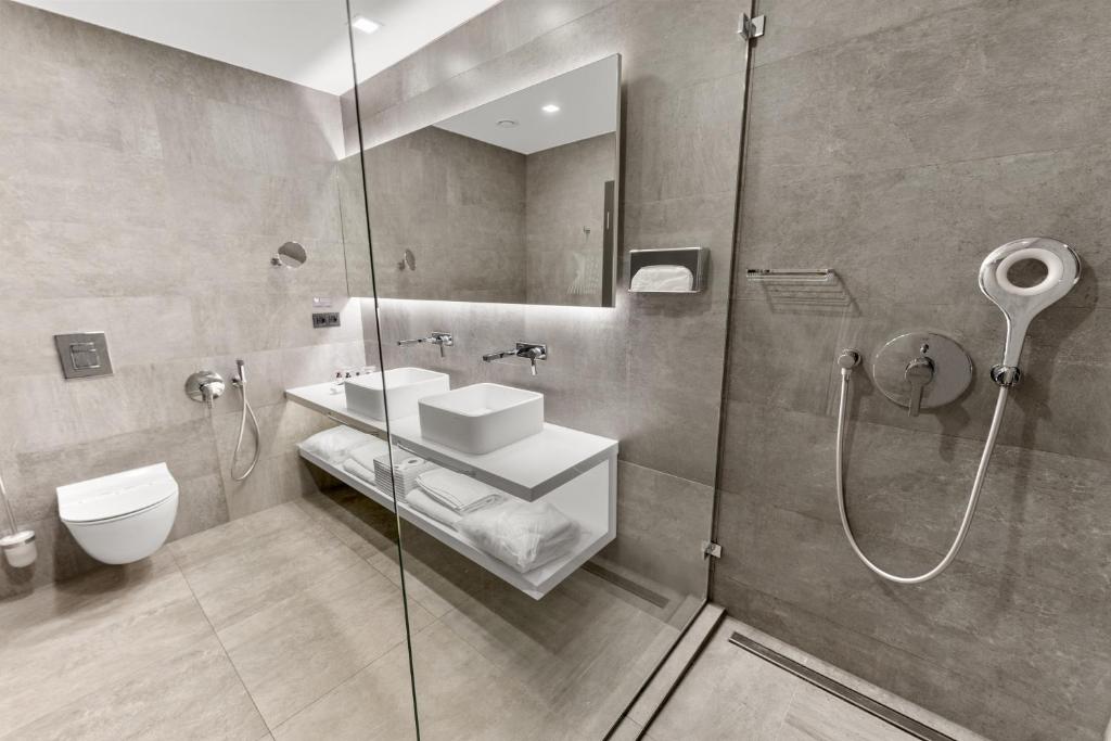 Dancing House - Tančící dům hotel - 11