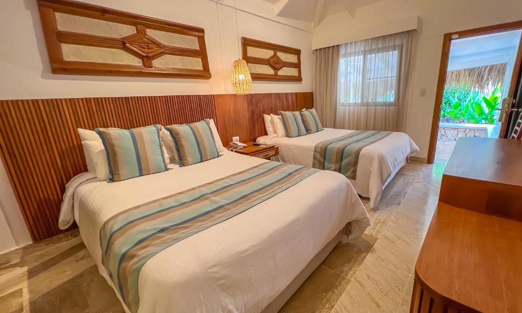 Viva Dominicus Beach by Wyndham, A Trademark All Inclusive - 带花园和两个大床的平房，不吸烟