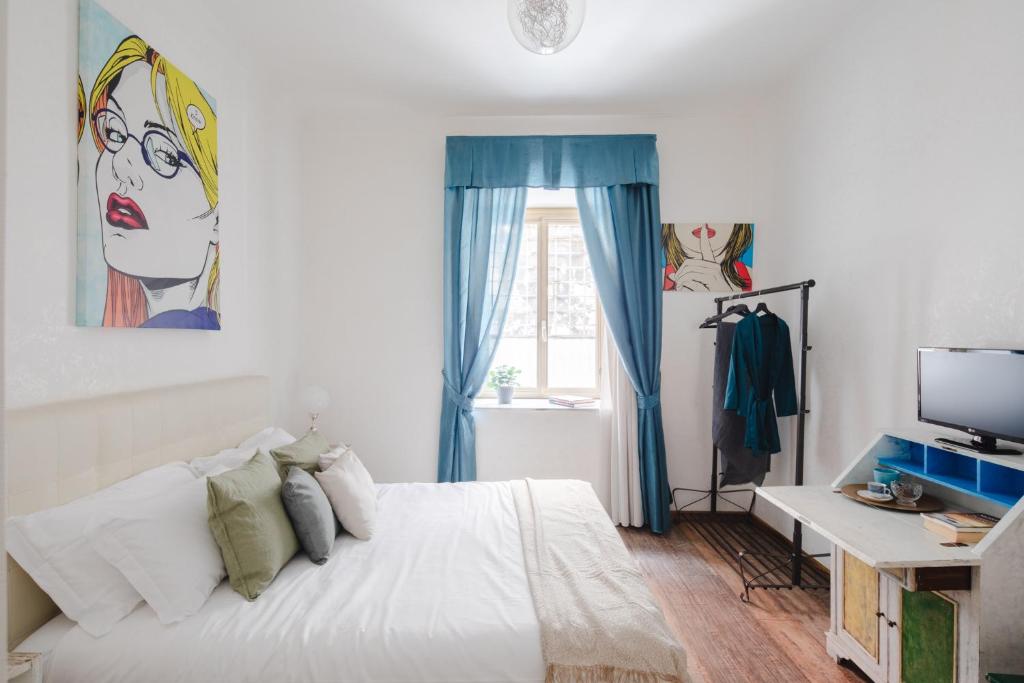 Μια τηλεόραση ή/και κέντρο ψυχαγωγίας στο B&B Ibiscus