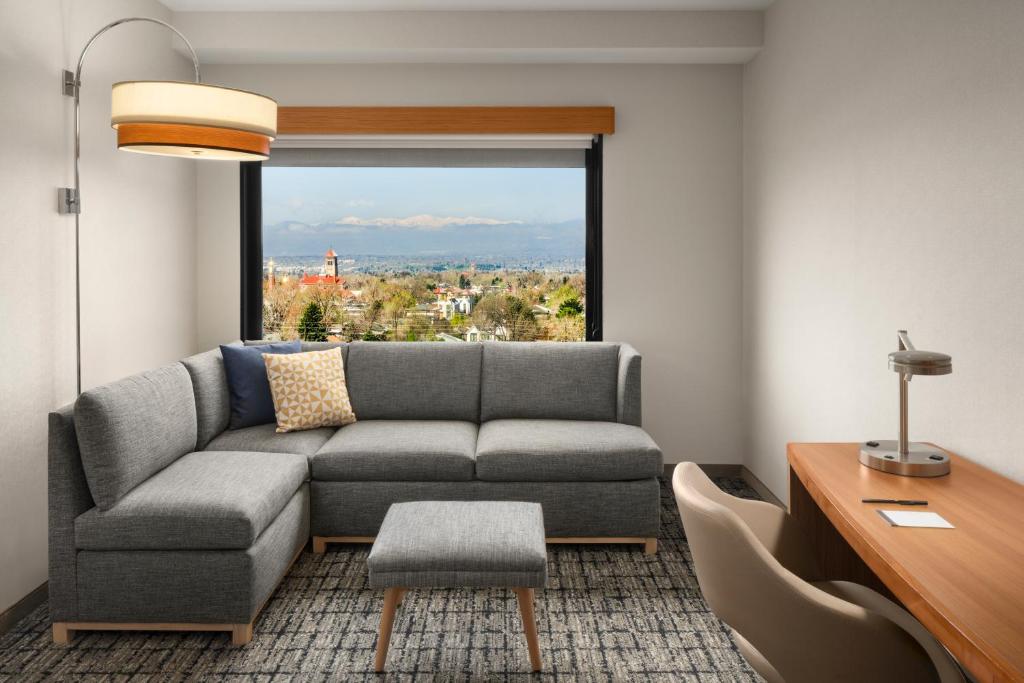 Hyatt Place Denver Cherry Creek - Camera King Con Divano Letto E Vista Montagna
