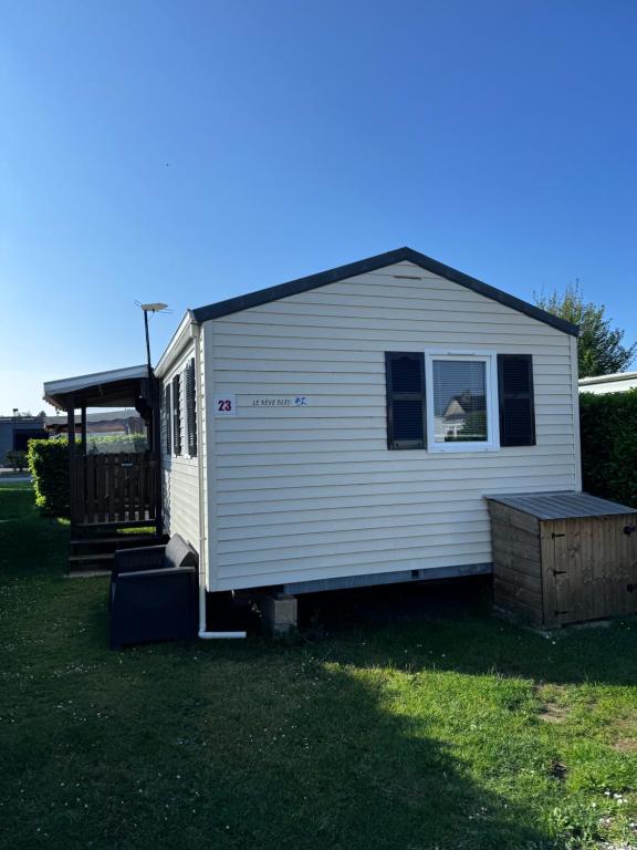 Zdjęcie z galerii obiektu Le rêve bleu w mieście Biville-sur-Mer