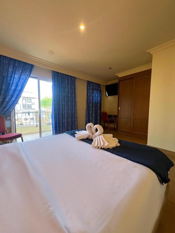 Gallery image of Hotel Portofino by InsideHome in Empuriabrava