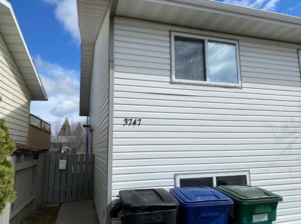 Фотография из галереи Bi-Level Suite in Saskatoon в городе Саскатун