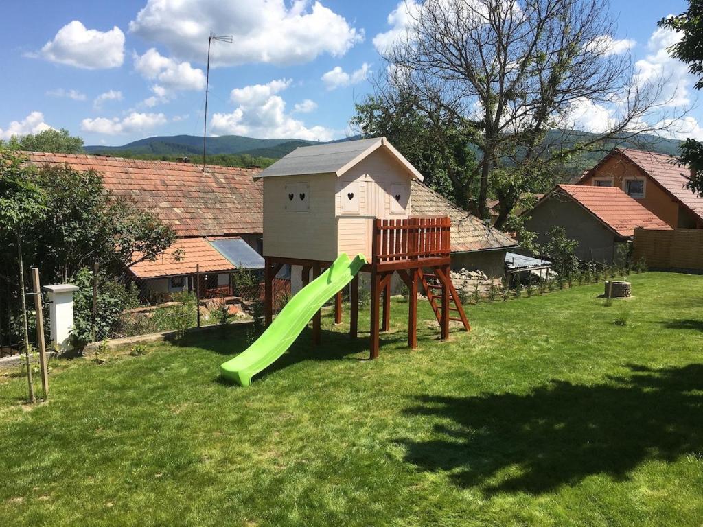 Herní místnost nebo prostor pro děti v ubytování Udvar-ház