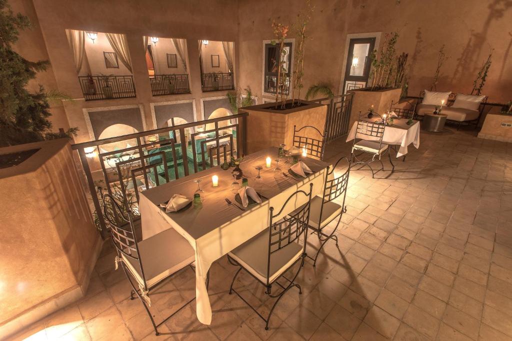 Posezení v ubytování Le Medina Privilège Riad & Spa