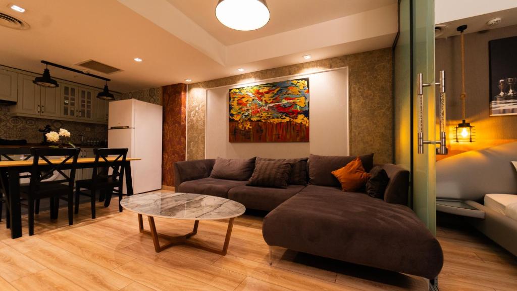 Mas Suites Nisantasi - Two Bedrooms Suite With 1 Queen 2 Twin Beds