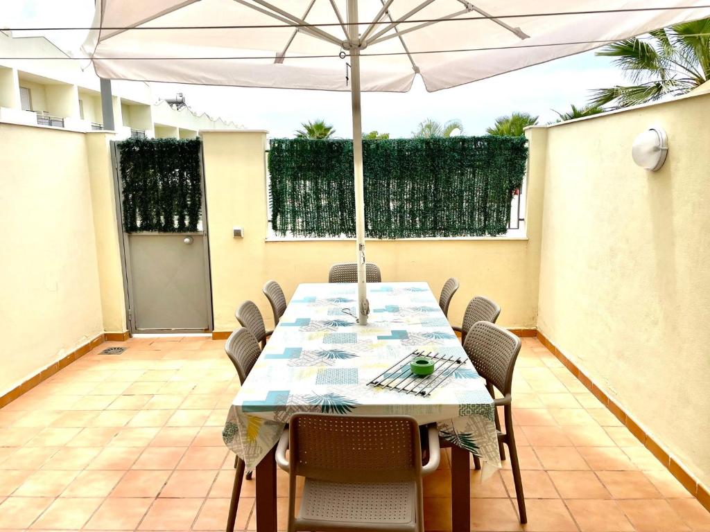 Balkón alebo terasa v ubytovaní Tenerifeopenhome Townhouse Oasis Fañabe 40