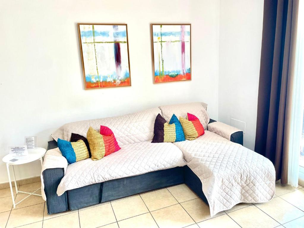 Posteľ alebo postele v izbe v ubytovaní Tenerifeopenhome Townhouse Oasis Fañabe 40