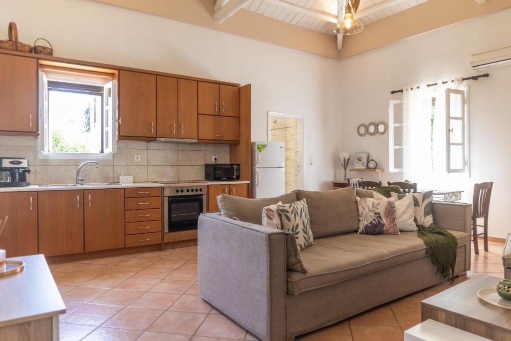 Kuchyň nebo kuchyňský kout v ubytování Olivetree private Villa
