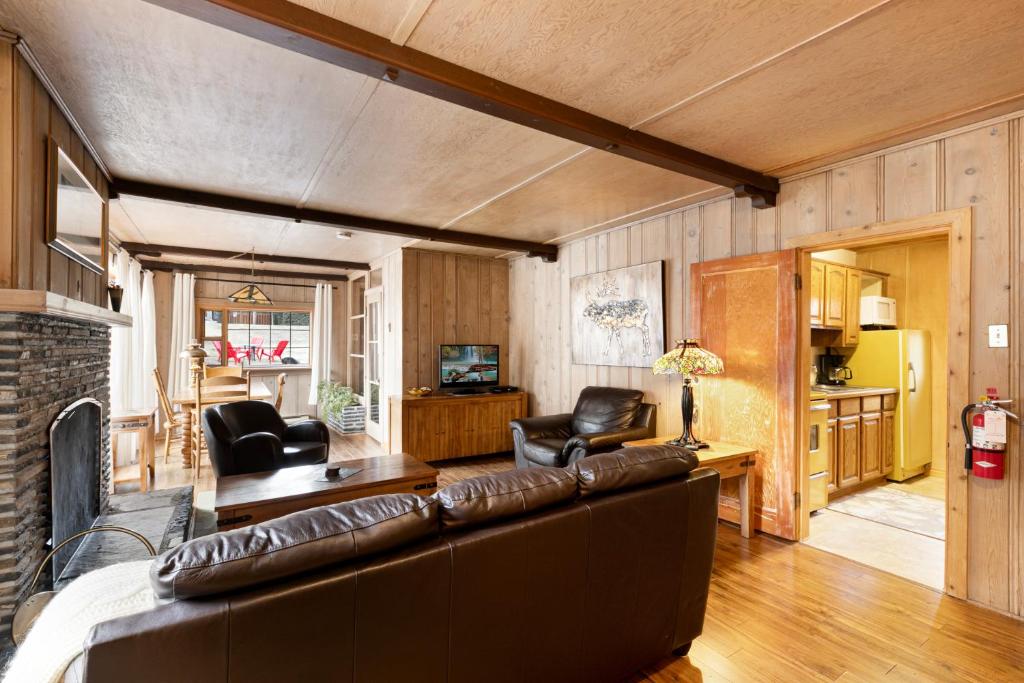 Posezení v ubytování Elkhorn Lodge Vacation Rentals