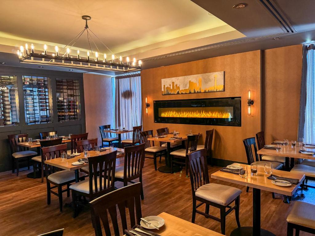 Ramada Plaza by Wyndham Niagara Falls - Resim 39