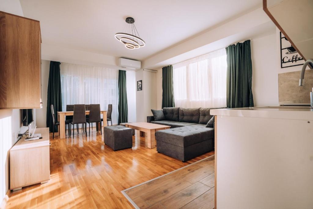 Darki Apartments 2 - Very Central Stay With Free Parking - Two-Bedroom Superior Apartment