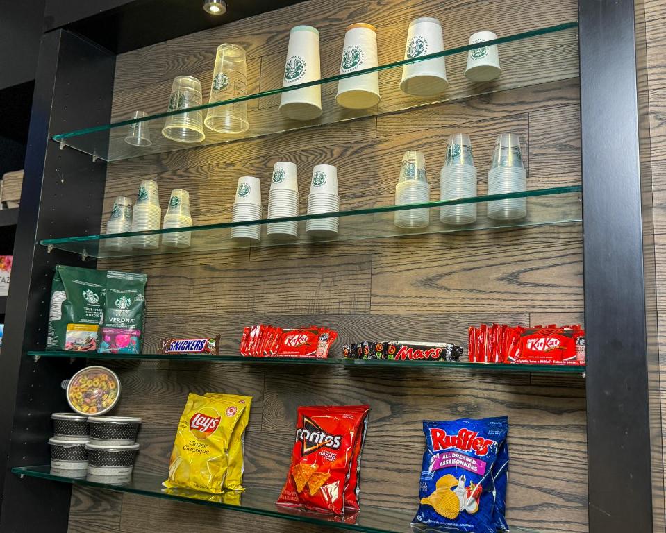 Ramada Plaza by Wyndham Niagara Falls - Resim 41