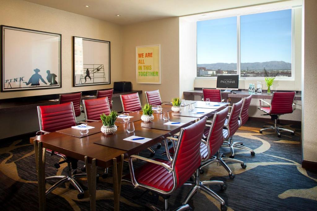 Posezení v ubytování Kimpton Hotel Palomar Phoenix Cityscape by IHG