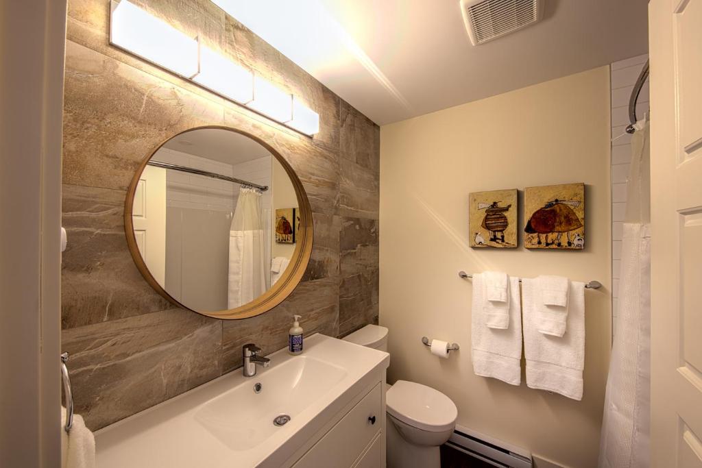 Koupelna v ubytování Qualicum Beach Ocean Suites