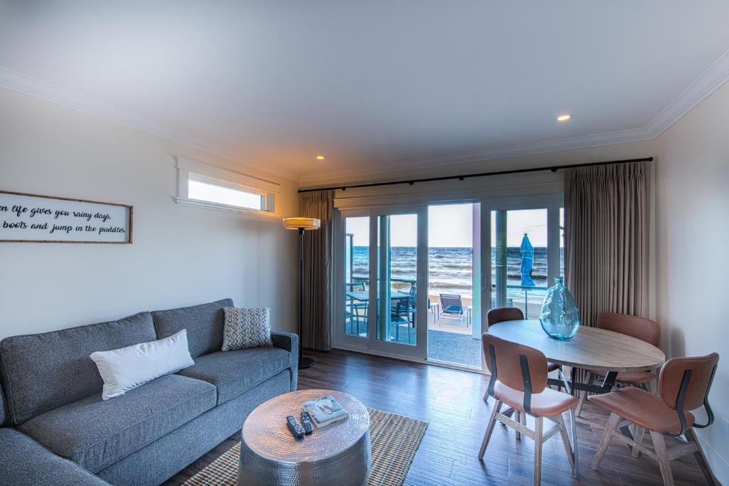 Posezení v ubytování Qualicum Beach Ocean Suites