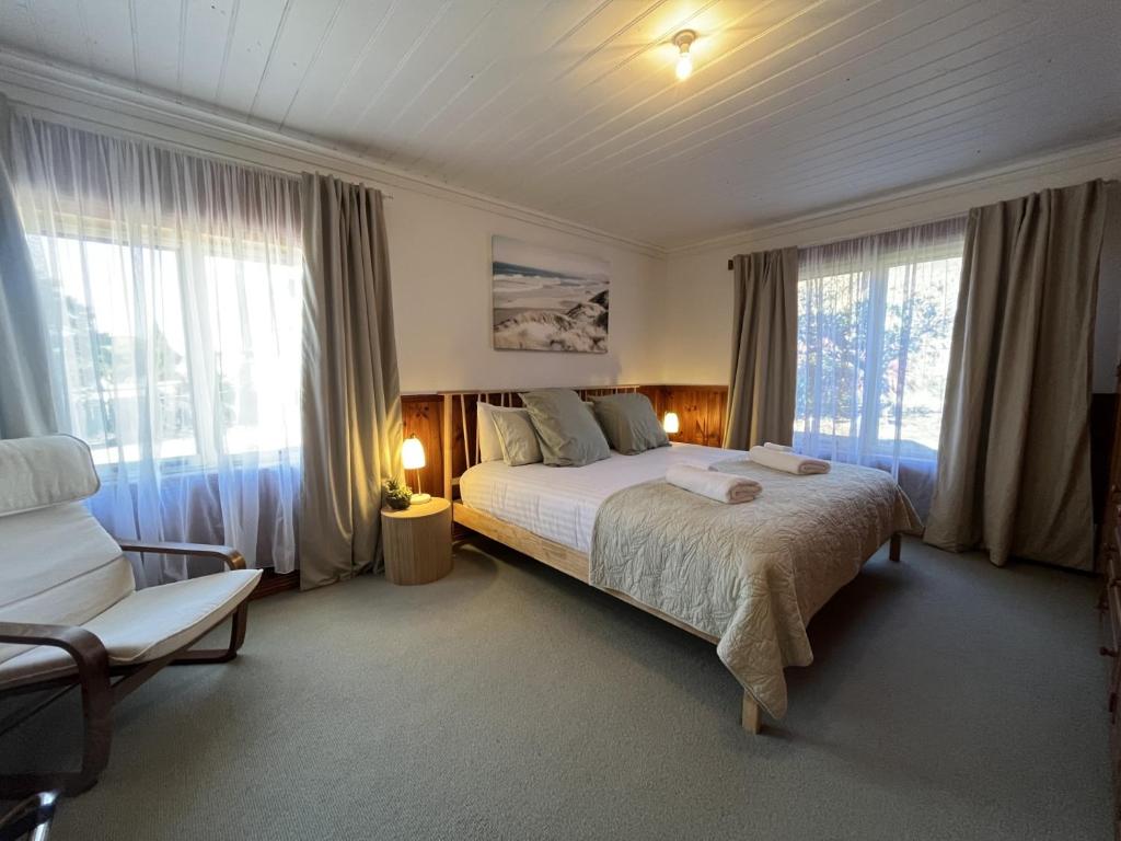 Giường trong phòng chung tại Seaview Apartment - Tidelines of Bicheno