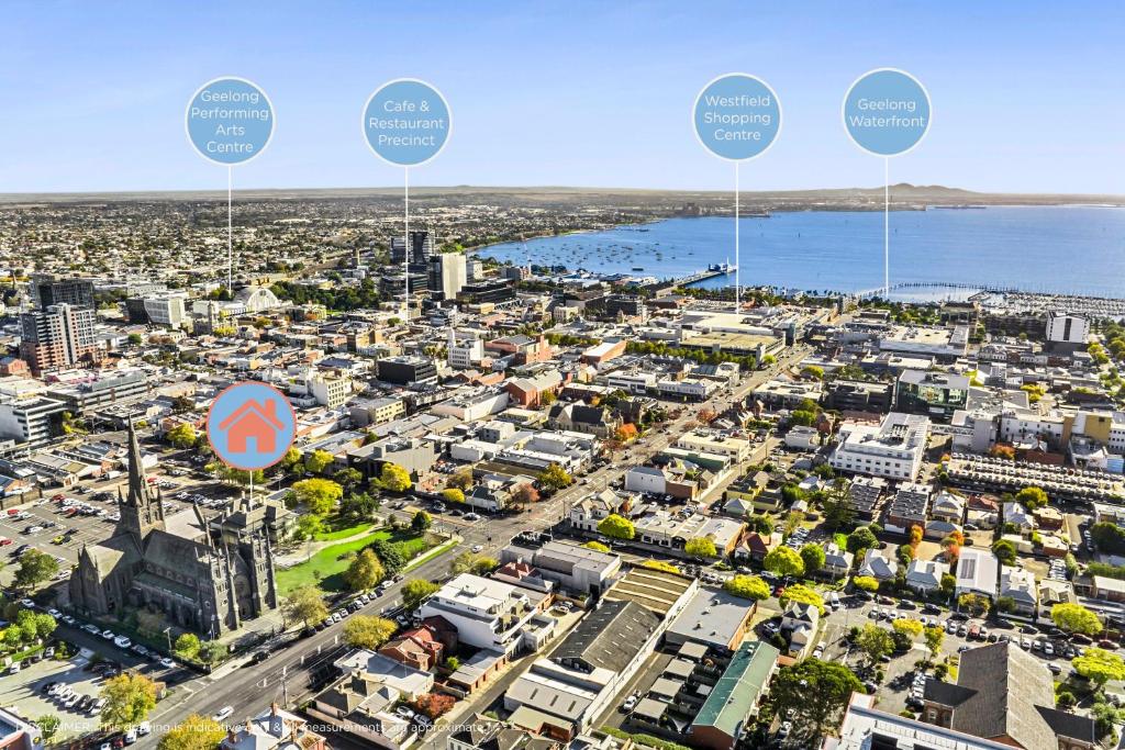 Nespecifikovaný výhled na destinaci Geelong nebo výhled na město při pohledu z penzionu