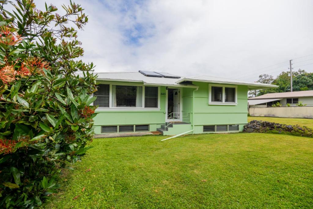 Aed väljaspool majutusasutust Hale Leilani - Hilo 3BR cold AC