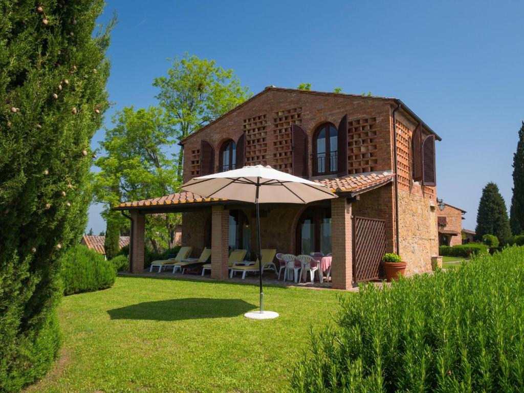 Ogród w obiekcie With pool and air conditioning