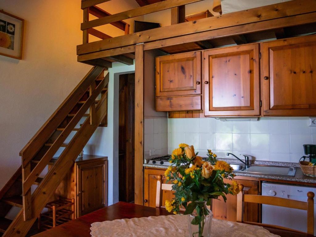 Kuchnia lub aneks kuchenny w obiekcie With pool and air conditioning