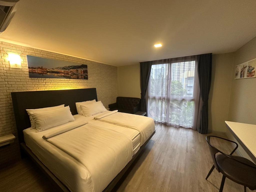 BB Glass House - Resim 13