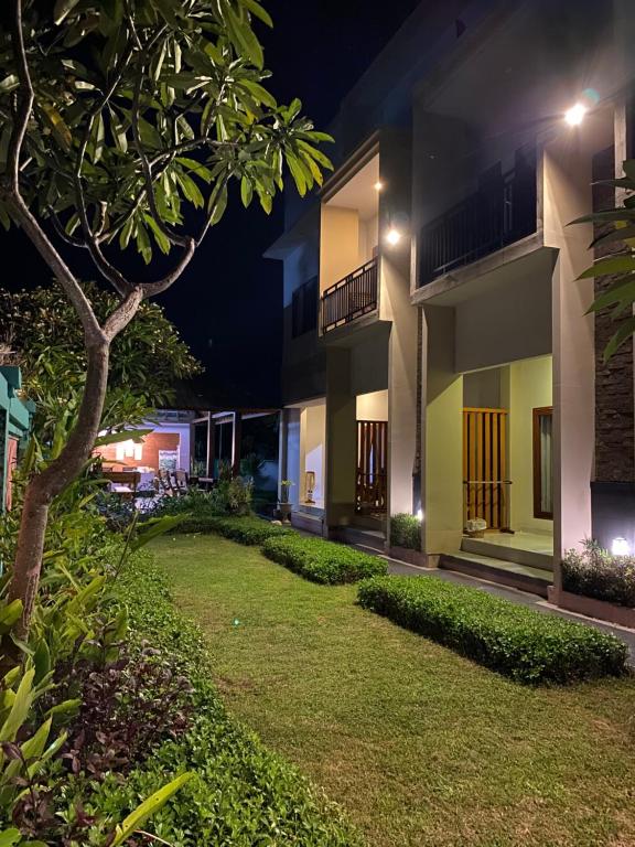 Zahrada ubytování Semilir Inn Senggigi