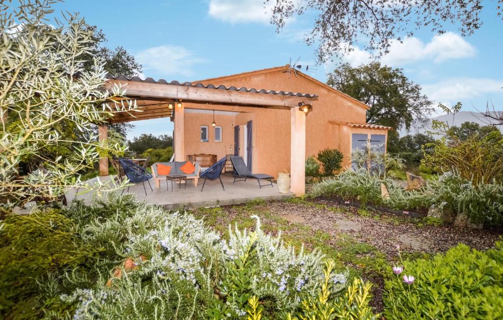 Κήπος έξω από το Cozy Home In Cognocoli Monticchi