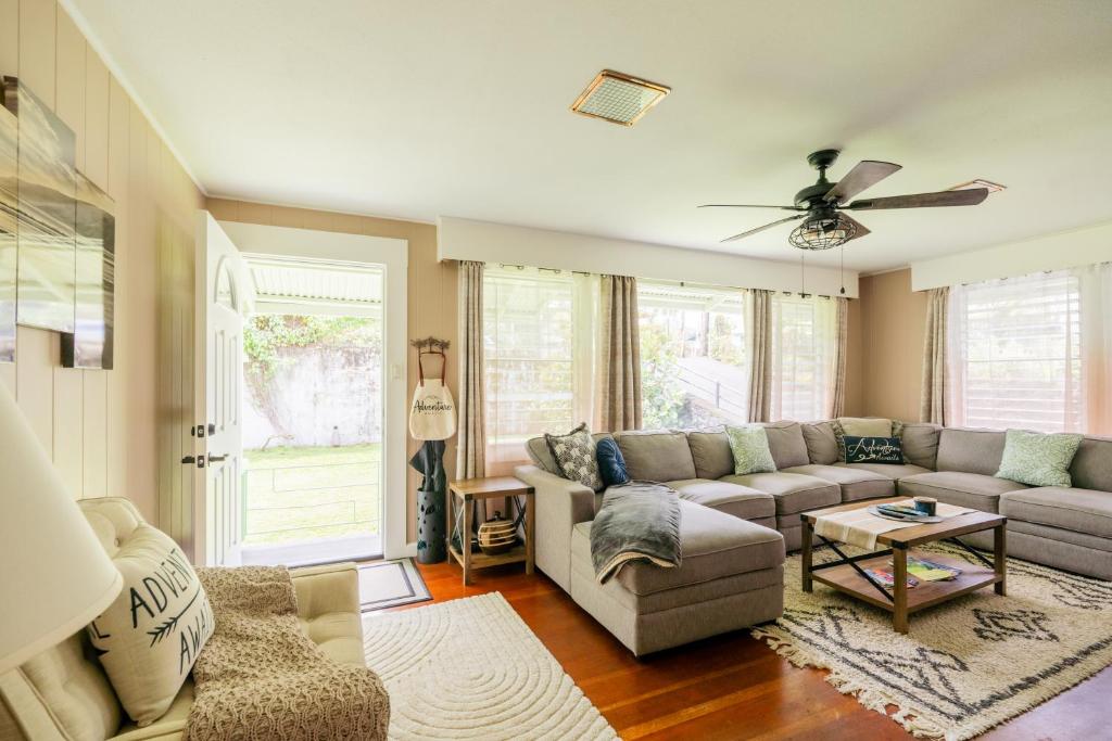 Istumisnurk majutusasutuses Hale Leilani - Hilo 3BR cold AC