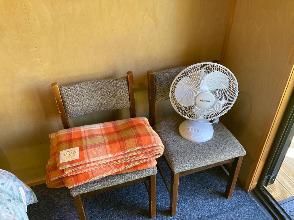 Kiwi cabin with geothermal pool by lake Taupo - Resim 18