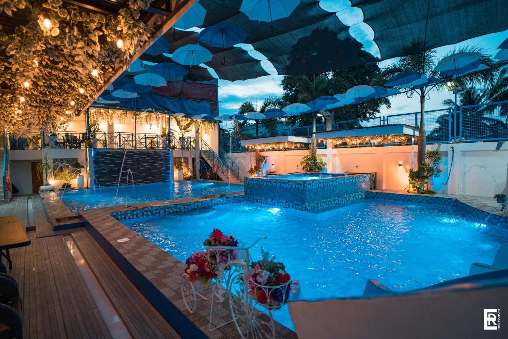 Bazén v ubytování Bernese Resort Hotel powered by Cocotel nebo v jeho okolí